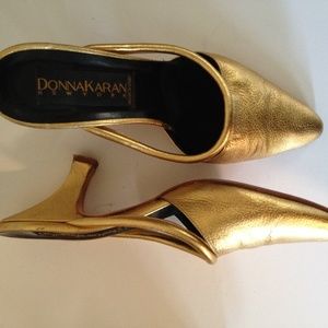 🇮🇹Donna Karan Gold Mules Size 6 Made in Italy